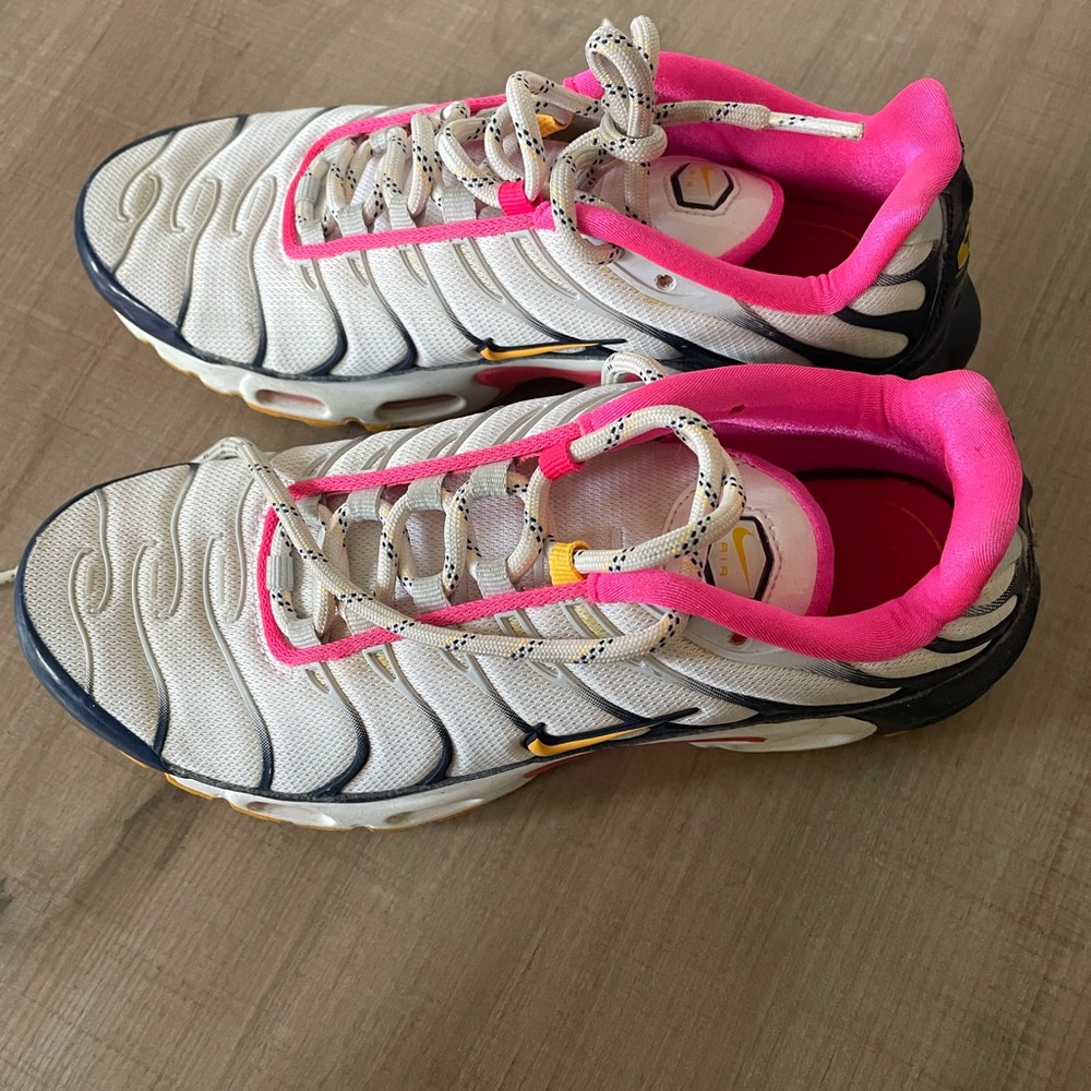 Nike Air Max Plus TN White Pink Running Sneakers